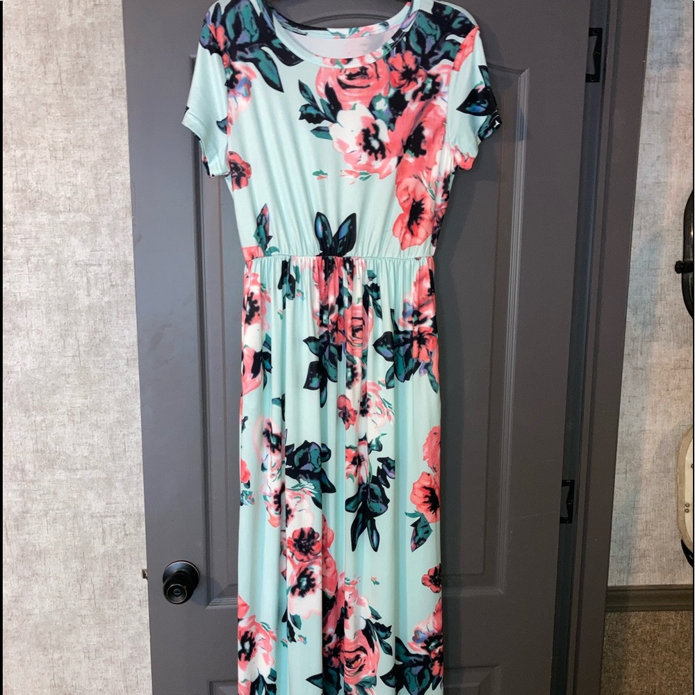 EUC Bundle of 2 ankle length maxi dresses